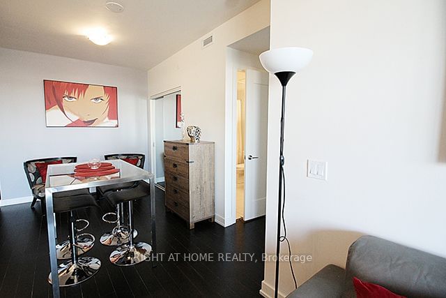 Preview image for 330 Richmond St W, Toronto
