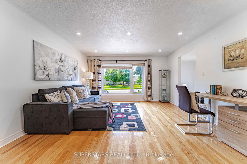 Preview image for 379 Cherokee Blvd, Toronto