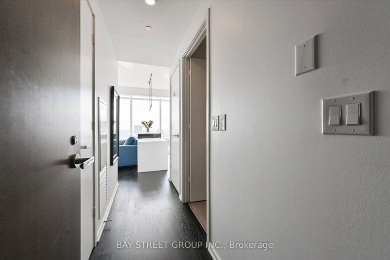 Preview image for 1 Bloor St E #5303, Toronto