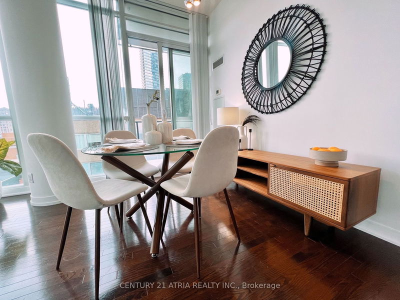 Preview image for 770 Bay St #1212, Toronto