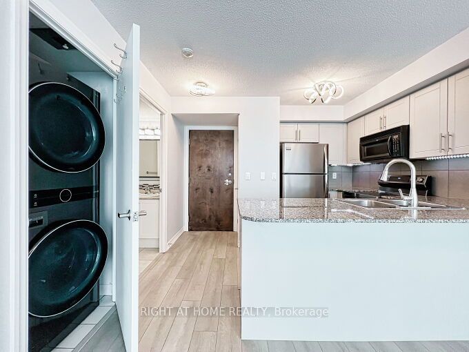 Preview image for 16 Yonge St #803, Toronto