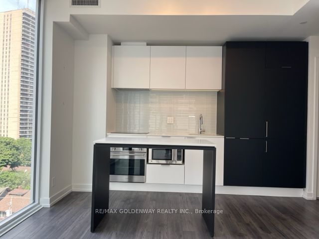 Preview image for 33 Helendale Ave #618, Toronto