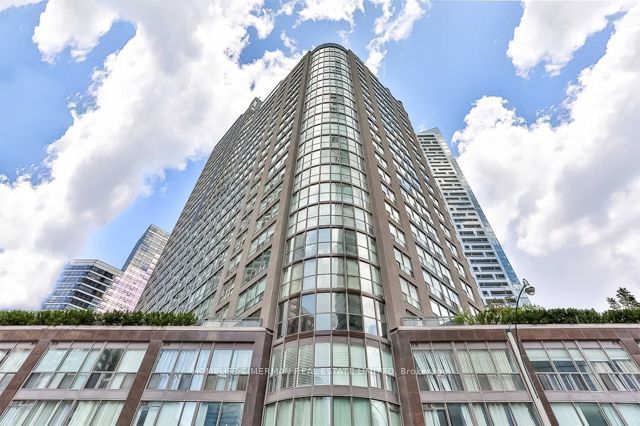 Preview image for 24 Wellesley St W #2703, Toronto
