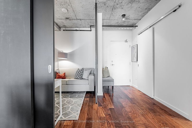 Preview image for 51 Trolley Cres #909, Toronto