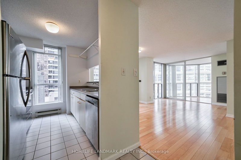 Preview image for 24 Wellesley St W #605, Toronto