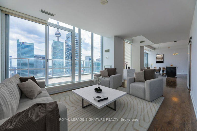 Preview image for 126 Simcoe St #Ph05, Toronto