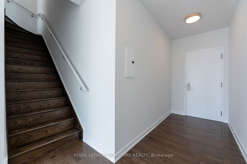 Preview image for 126 Simcoe St #Ph05, Toronto