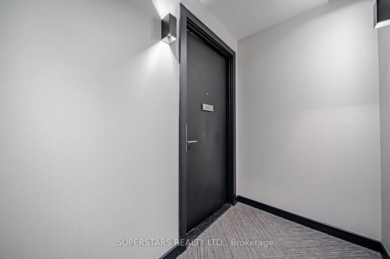 Preview image for 8 Eglinton Ave E #507, Toronto