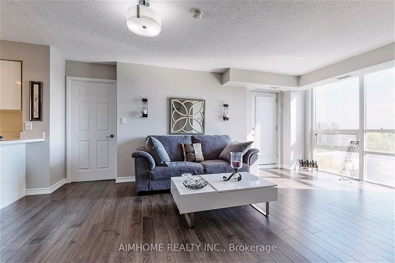 Preview image for 35 Hollywood Ave #822, Toronto