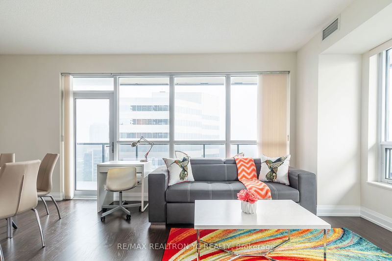 Preview image for 2 Anndale Dr #1510, Toronto