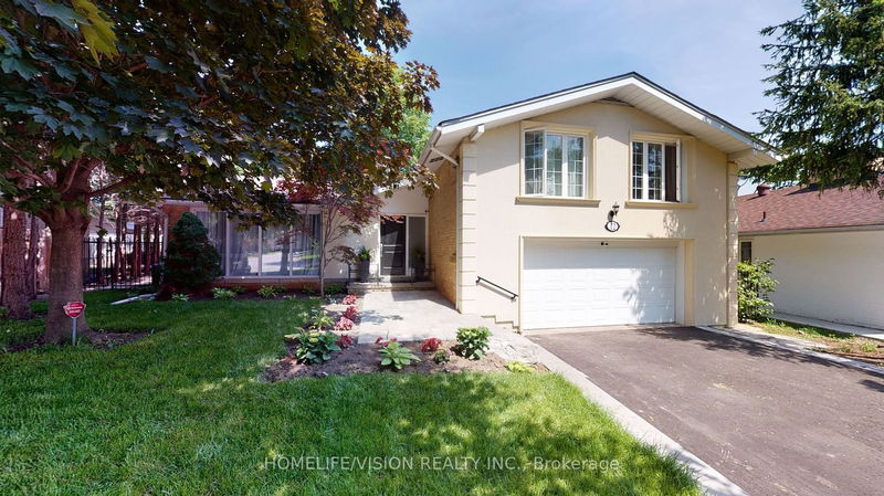 Preview image for 12 Flaremore Cres, Toronto