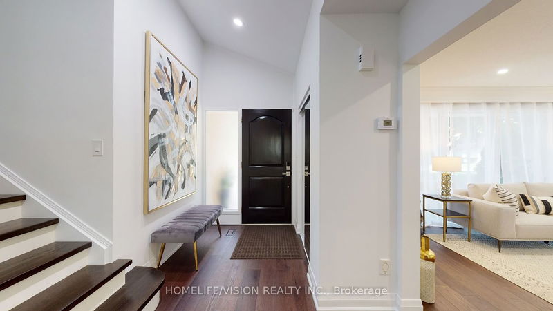 Preview image for 12 Flaremore Cres, Toronto