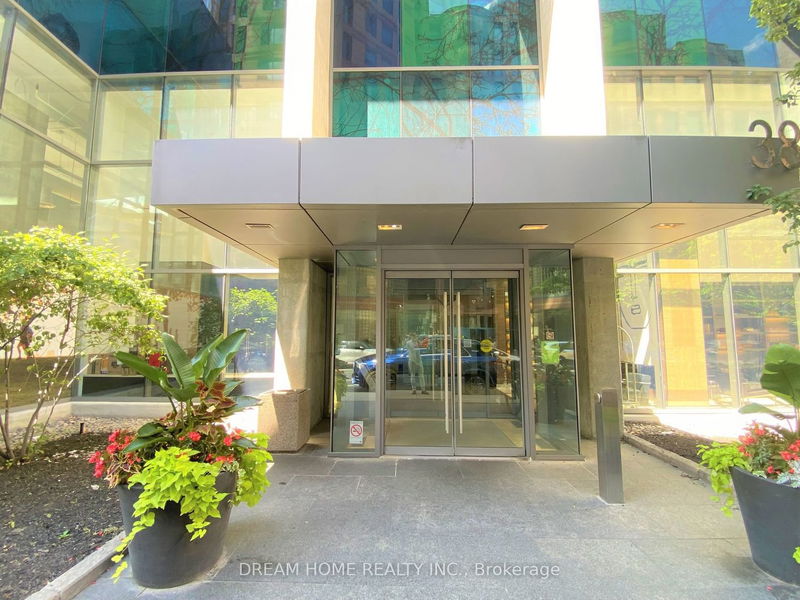 Preview image for 38 Grenville St #3806, Toronto