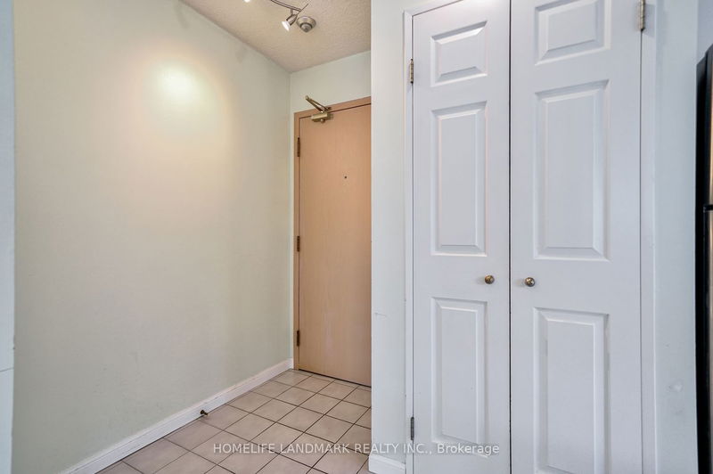 Preview image for 24 Wellesley St W #605, Toronto
