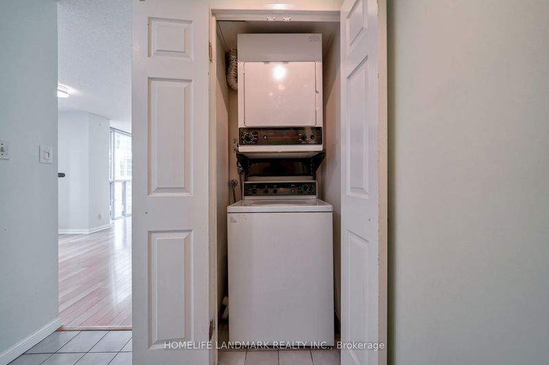 Preview image for 24 Wellesley St W #605, Toronto