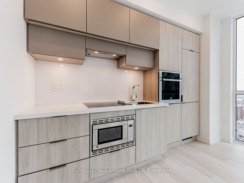 Preview image for 39 Roehampton Ave #2303, Toronto