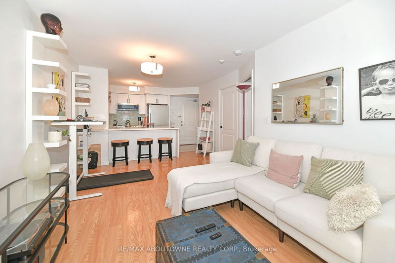 Preview image for 18 Stafford St #310, Toronto