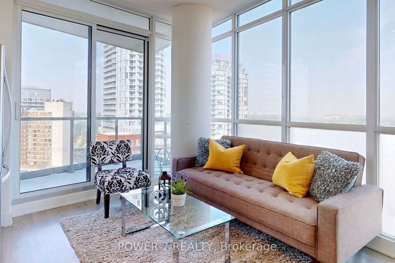 Preview image for 30 Roehampton Ave #1805, Toronto