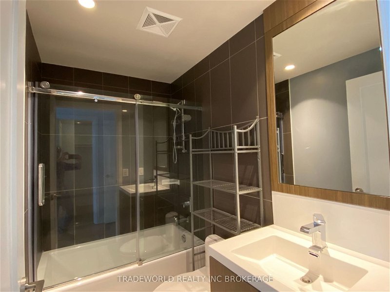 Preview image for 2 Anndale Dr #3202, Toronto