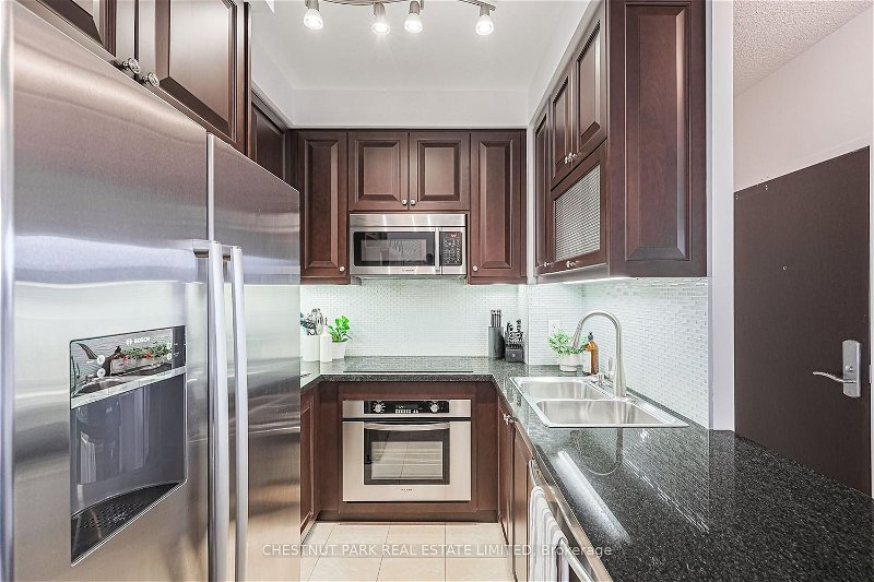 Preview image for 35 Balmuto St #2109, Toronto