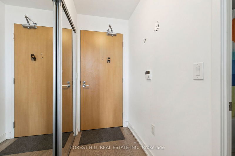 Preview image for 11 Wellesley St W #3011, Toronto