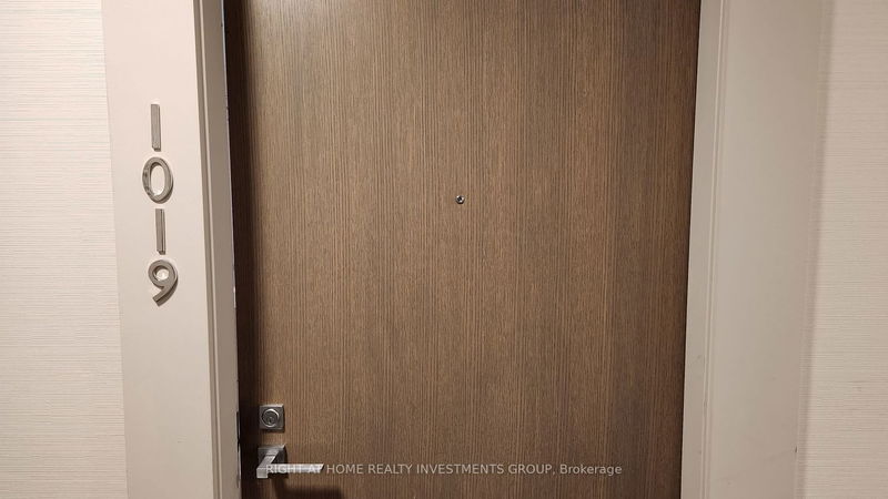 Preview image for 251 Jarvis St #1019, Toronto
