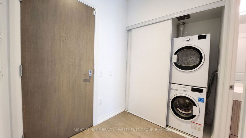 Preview image for 251 Jarvis St #1019, Toronto