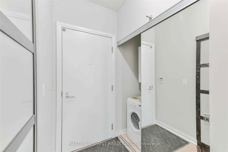 Preview image for 111 Elizabeth St #1238, Toronto