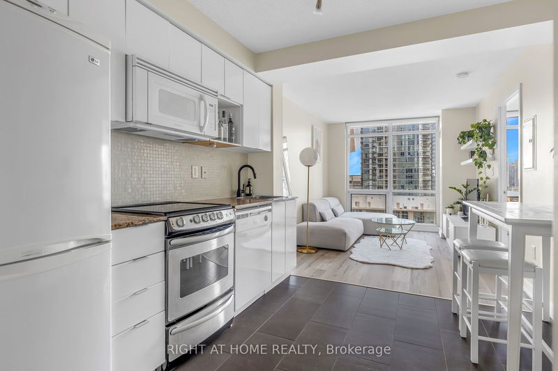 Preview image for 15 Fort York Blvd #1709, Toronto