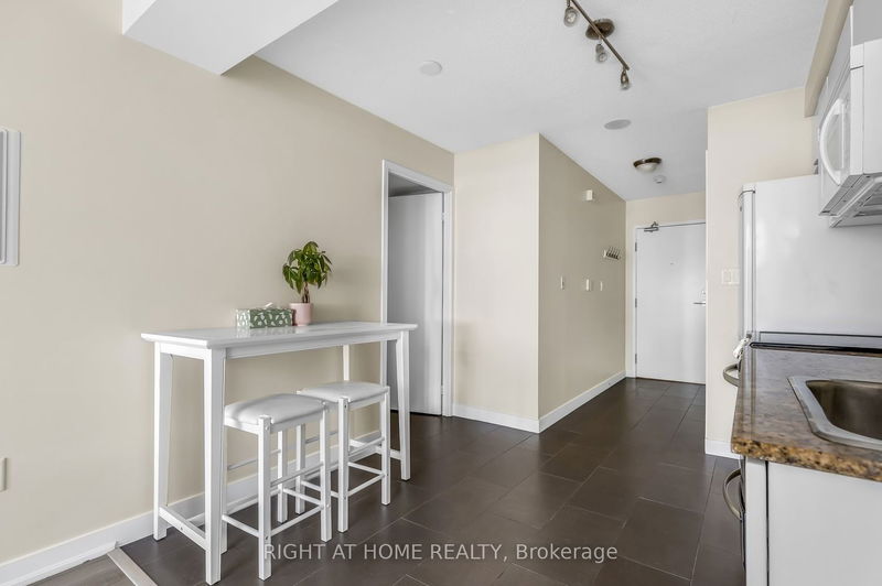 Preview image for 15 Fort York Blvd #1709, Toronto