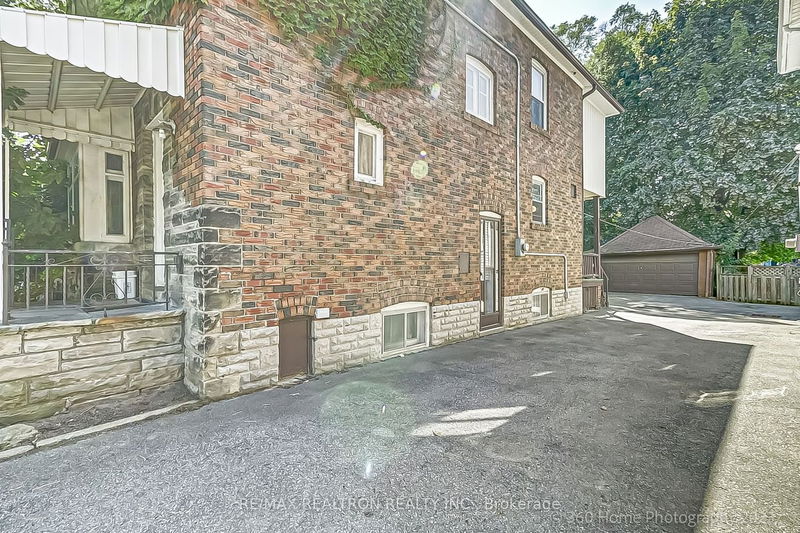 Preview image for 146 Chiltern Hill Rd, Toronto