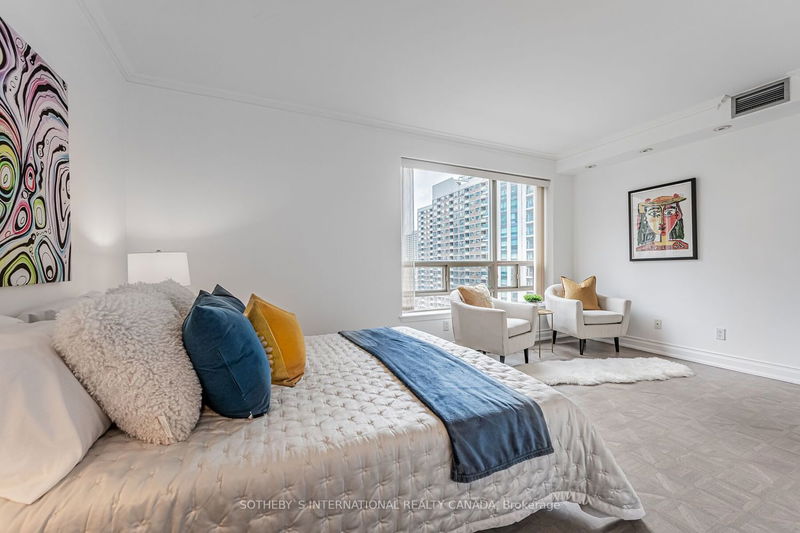 Preview image for 1132 Bay St #802, Toronto