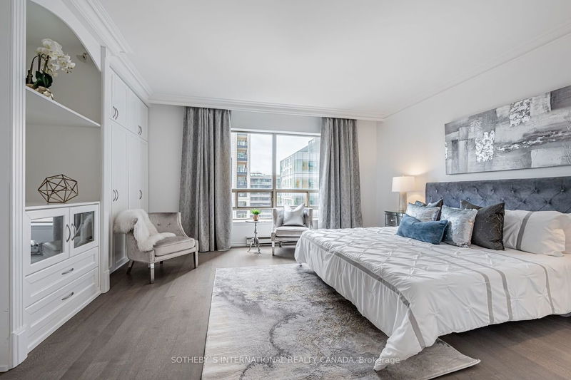 Preview image for 1132 Bay St #802, Toronto