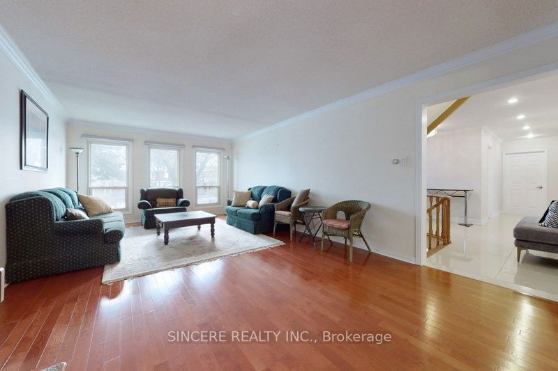Preview image for 11 Saddletree Dr, Toronto