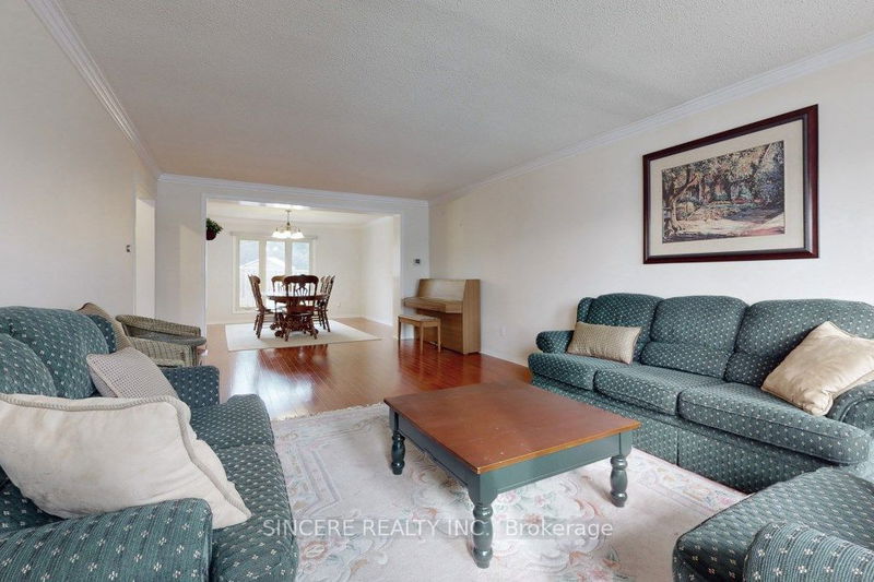 Preview image for 11 Saddletree Dr, Toronto