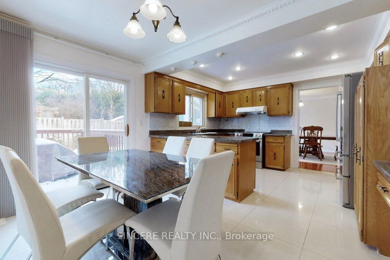 Preview image for 11 Saddletree Dr, Toronto