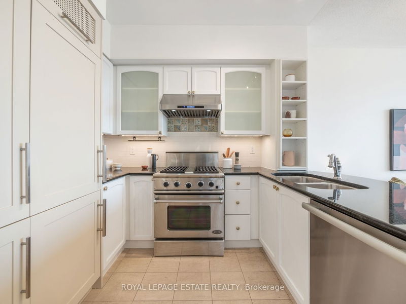 Preview image for 99 Avenue Rd #903, Toronto