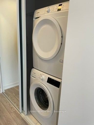 Preview image for 159 Wellesley St E #1109, Toronto