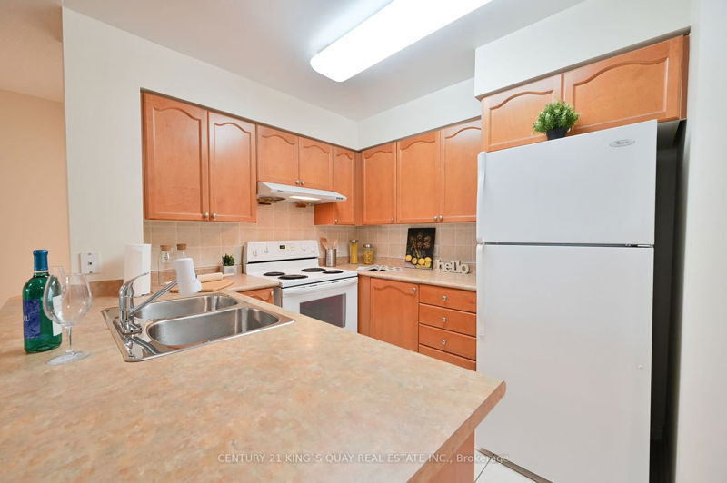 Preview image for 23 Hollywood Ave #2711, Toronto