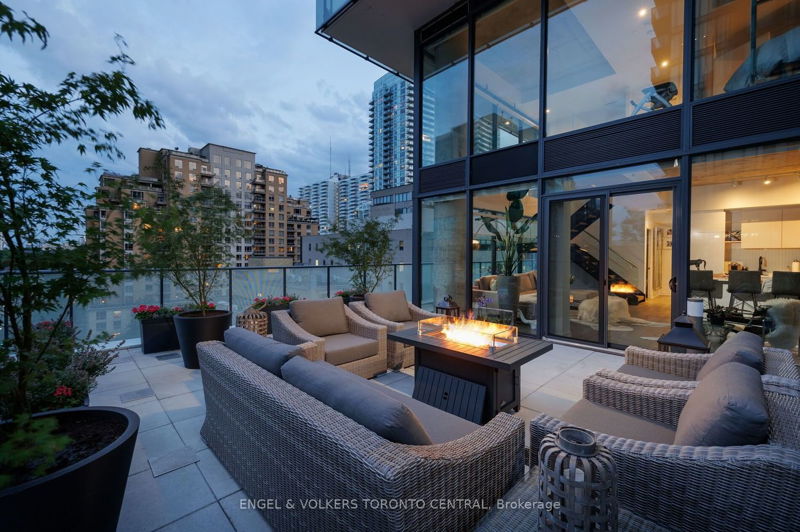 Preview image for 161 Roehampton Ave #803, Toronto