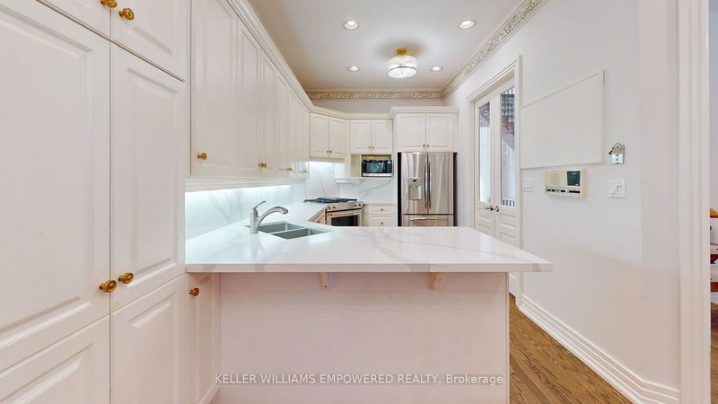 Preview image for 35 Boswell Ave, Toronto