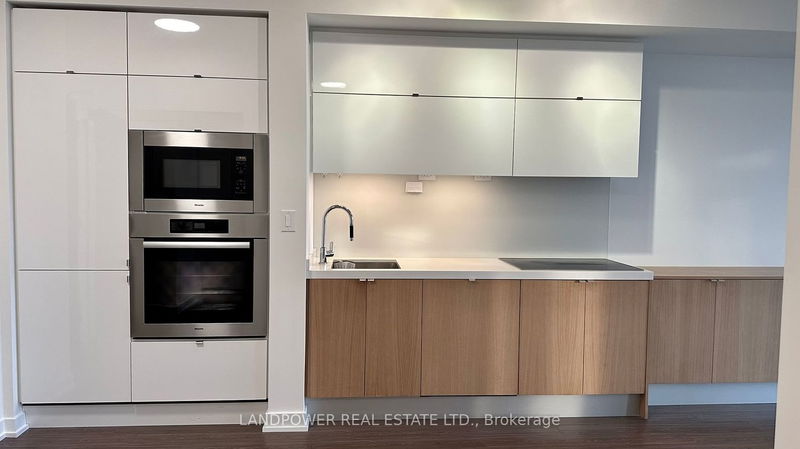 Preview image for 21 Iceboat Terr #3810, Toronto