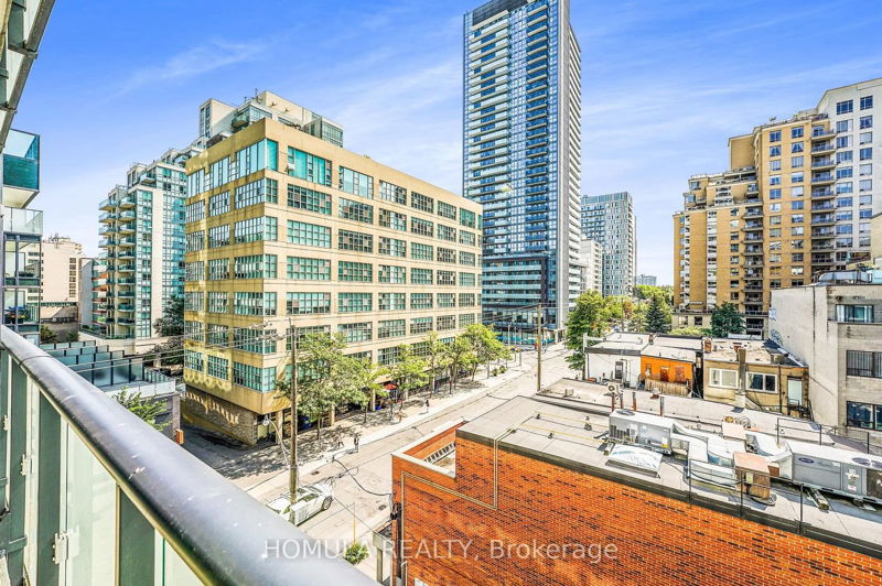 Preview image for 161 Roehampton Ave #515, Toronto