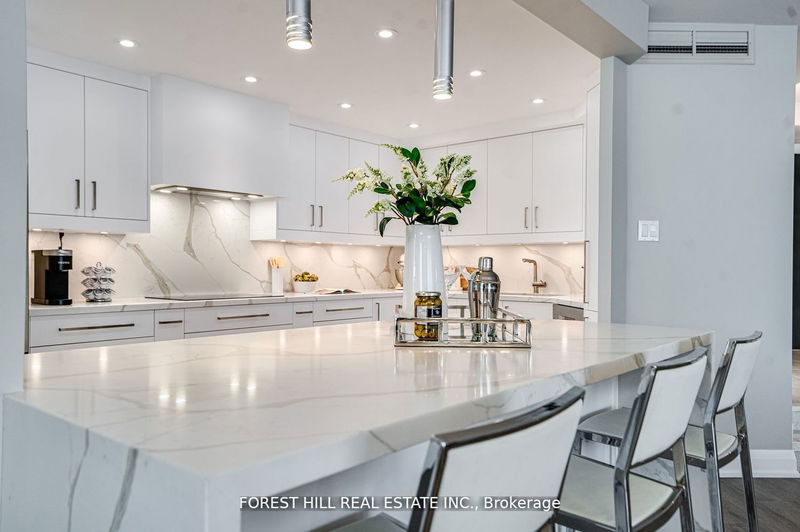 Preview image for 240 Heath St W #901, Toronto