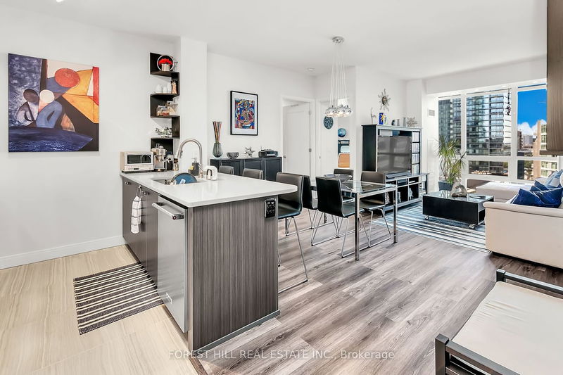 Preview image for 825 Church St #1701, Toronto