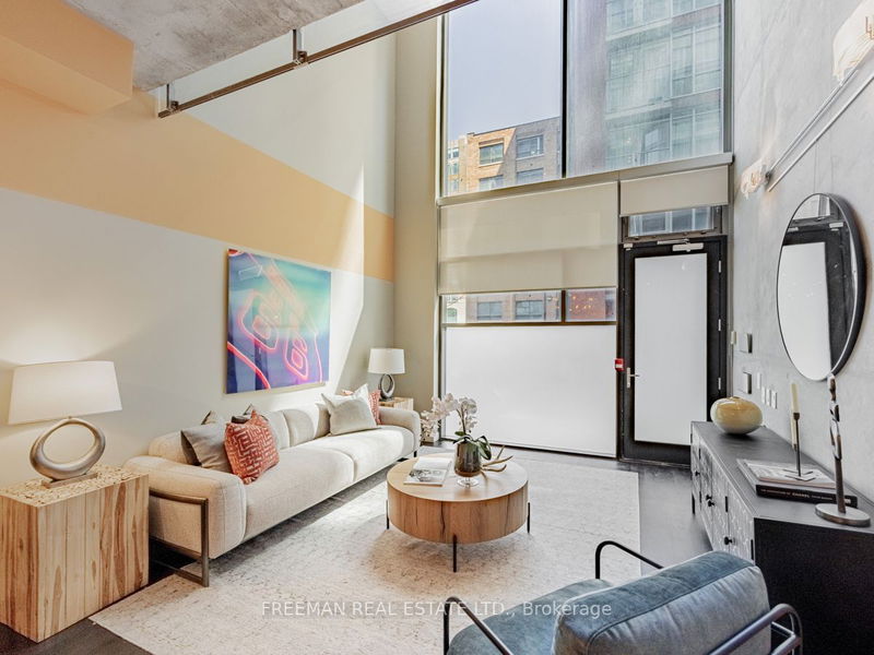 Preview image for 25 Oxley St #Th7, Toronto