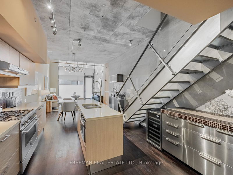 Preview image for 25 Oxley St #Th7, Toronto