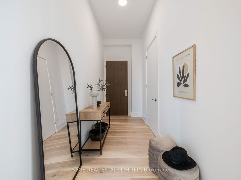 Preview image for 39 Roehampton Ave #4602, Toronto