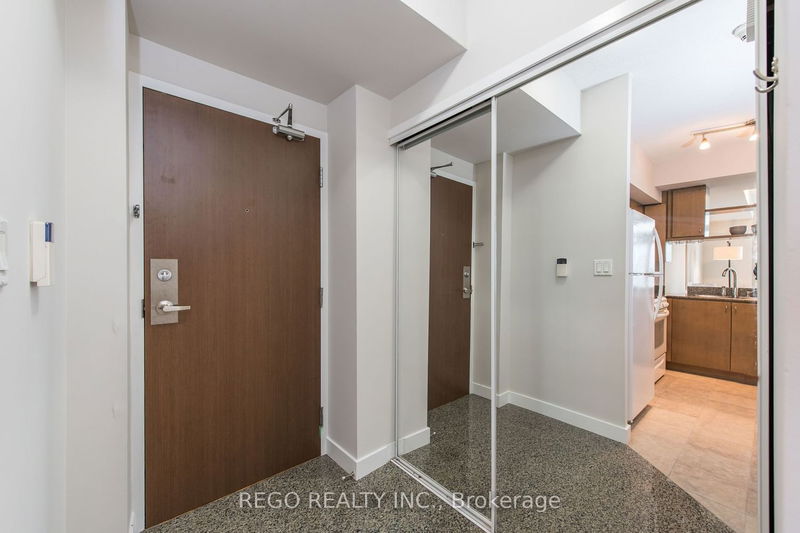 Preview image for 35 Mariner Terr #805, Toronto