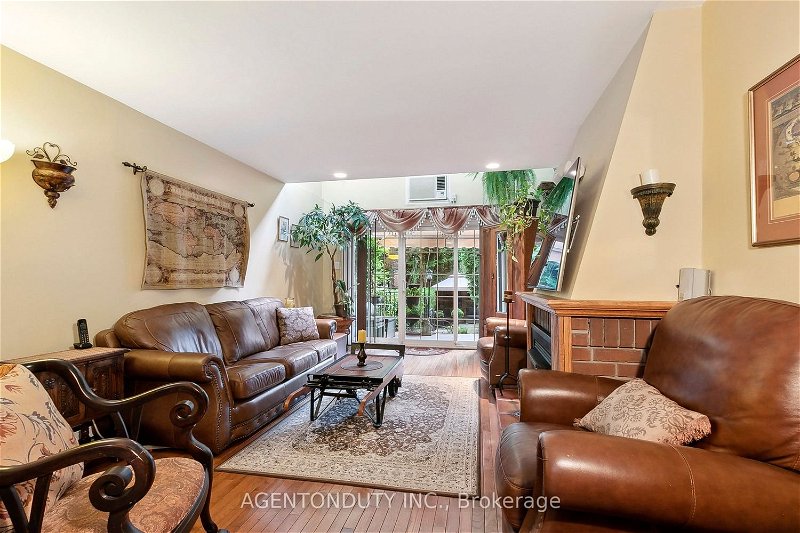 Preview image for 215 Seaton St, Toronto